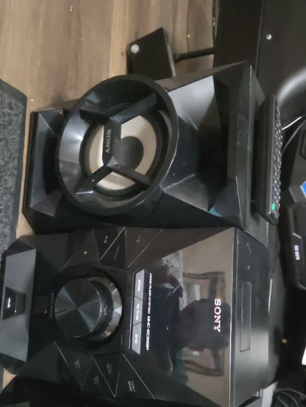 Sony MHC-EC619iP 120W Stereo System CD Player FM USB w/ Speakers & Remote Tested